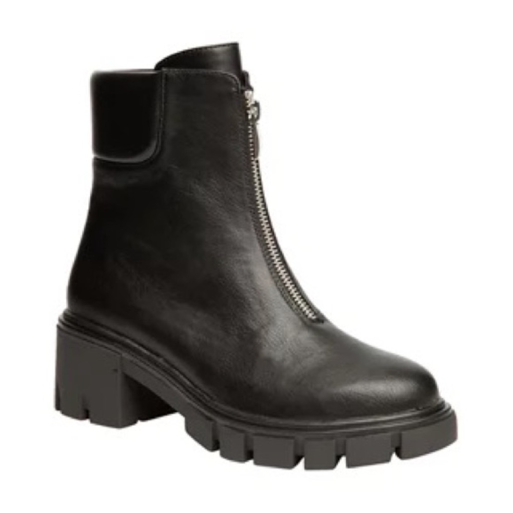 Me Too Sydnie Boots Sz 7 M